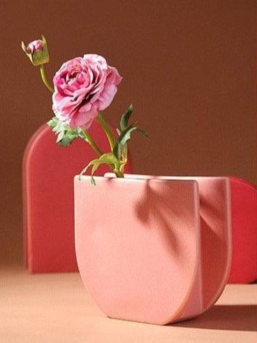 مزهريات سيراميك ذات أشكال هندسية من الورد واللافندر